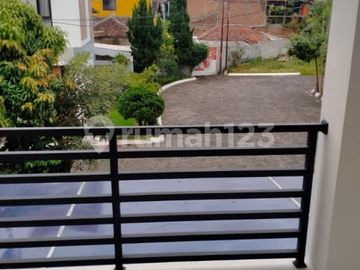Rumah Baru 50 M Saja ke Jalan Raya Kopo Dekat Tol Margaasih Bandung