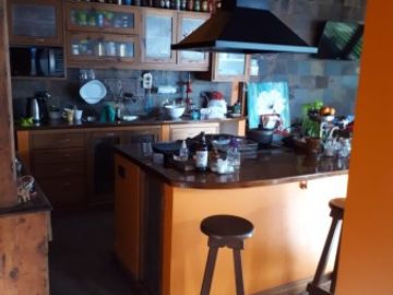 VENTA: Amplia Casa En Bernal Centro