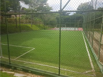 VENDO O ALQUILO CASA 400MTS2 EN CLAYTON, EMBASSY GARDEN