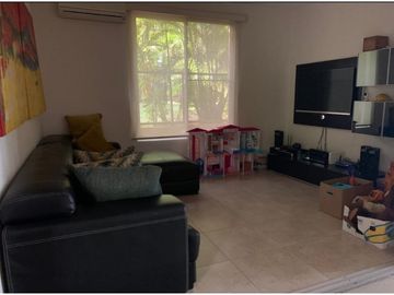 VENDO O ALQUILO CASA 400MTS2 EN CLAYTON, EMBASSY GARDEN