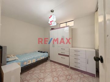 🏡 ¡Venta de Casa de 4 Pisos en Urb. Quintanas – Trujillo! 🏡
📍 Av. Federico Chopin, a pasos de avenidas principales, colegios, parques, entidades come