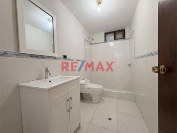 🏡 ¡Venta de Casa de 4 Pisos en Urb. Quintanas – Trujillo! 🏡
📍 Av. Federico Chopin, a pasos de avenidas principales, colegios, parques, entidades come