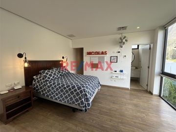 🌿 CASA DE LUJO EN CONDOMINIO LA QUEBRADA – CIENEGUILLA

💲 Precio: $2,325,000 | 🏡 Terreno: 2,492.85 m² | 🧱 Construcción: 855.73 m² | 📆 Antigüedad: 6