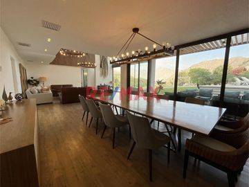🌿 CASA DE LUJO EN CONDOMINIO LA QUEBRADA – CIENEGUILLA

💲 Precio: $2,325,000 | 🏡 Terreno: 2,492.85 m² | 🧱 Construcción: 855.73 m² | 📆 Antigüedad: 6