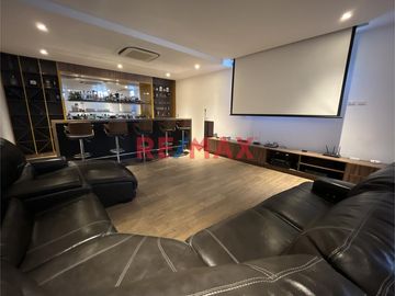 🌿 CASA DE LUJO EN CONDOMINIO LA QUEBRADA – CIENEGUILLA

💲 Precio: $2,325,000 | 🏡 Terreno: 2,492.85 m² | 🧱 Construcción: 855.73 m² | 📆 Antigüedad: 6