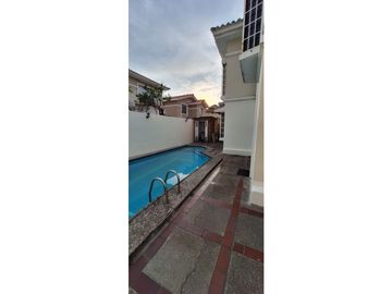 VENDO HERMOSA CASA EN NUEVA KENNEDY