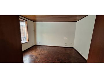 VENDO HERMOSA CASA EN NUEVA KENNEDY