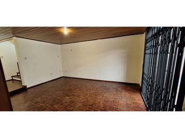 VENDO HERMOSA CASA EN NUEVA KENNEDY