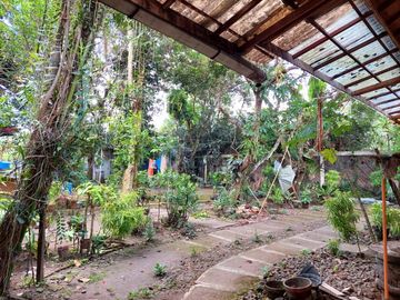 Rumah Joglo Halaman Luas dekat Jalan Kaliurang Km 11