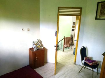Rumah Joglo Halaman Luas dekat Jalan Kaliurang Km 11
