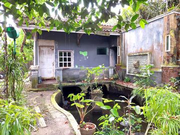 Rumah Joglo Halaman Luas dekat Jalan Kaliurang Km 11