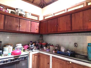 Rumah Joglo Halaman Luas dekat Jalan Kaliurang Km 11
