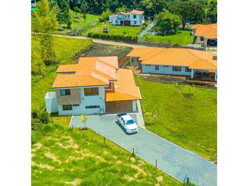 CASA CAMPESTRE EN VENTA EN LA PARCELACION LA PAZ