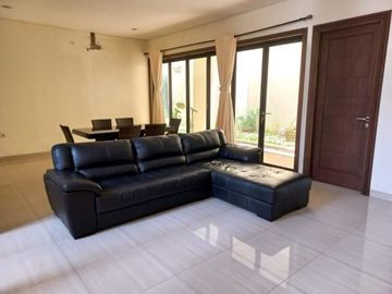 DISEWAKAN RUMAH 2 LT FURNISHED SIAP HUNI DI M KHAFI JAGAKARSA