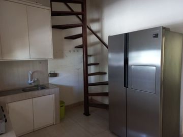 DISEWAKAN RUMAH 2 LT FURNISHED SIAP HUNI DI M KHAFI JAGAKARSA
