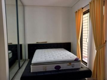 DISEWAKAN RUMAH 2 LT FURNISHED SIAP HUNI DI M KHAFI JAGAKARSA