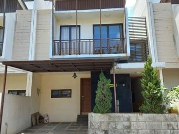 DISEWAKAN RUMAH 2 LT FURNISHED SIAP HUNI DI M KHAFI JAGAKARSA