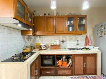 Rumah Luas 266M2 di Cirendeu 1 Lantai Asri & Terawat
