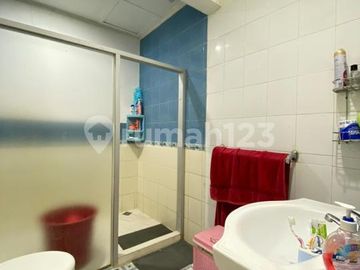 Rumah Luas 266M2 di Cirendeu 1 Lantai Asri & Terawat