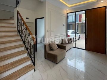 Rumah Scandinavian Minimalis Private Pool di Jagakarsa