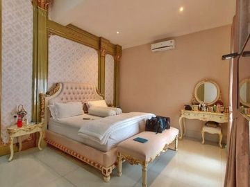 RUMAH ISTIMEWA dgn S.POOL at Jl TAMAN RADIO DALAM, JAKSEL