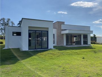 Se Vende Hermosa Casa Campestre Con en Sector el Tigre - Pereira