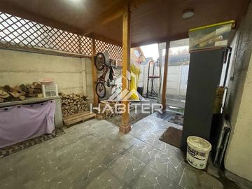 Casa en venta de 3 dorm. en Curicó(40032)