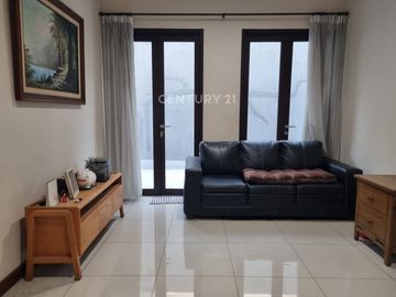 Dijual Cepat Rumah Cantik Di Cluster Eksklusif Asia Tropis
