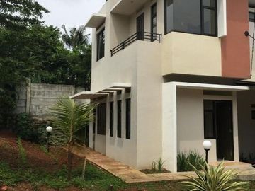 Turun Harga! Rumah 2 Lantai Cireundeu 15 Menit ke MRT Lebak Bulus
