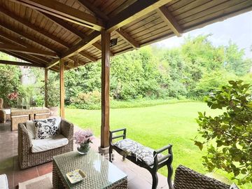 Casa en venta de 3 dorm. en Lo Barnechea