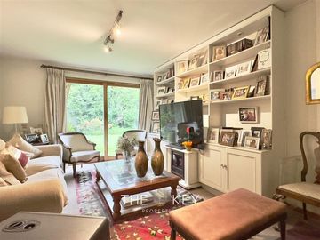 Casa en venta de 3 dorm. en Lo Barnechea