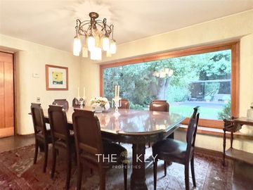 Casa en venta de 3 dorm. en Lo Barnechea
