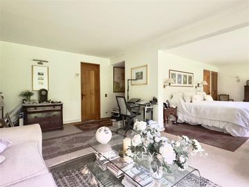 Casa en venta de 3 dorm. en Lo Barnechea