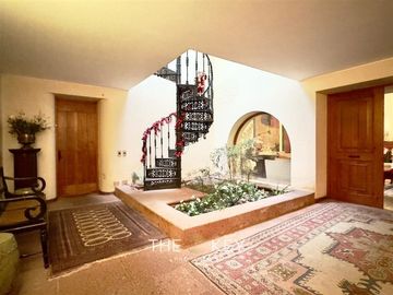 Casa en venta de 3 dorm. en Lo Barnechea