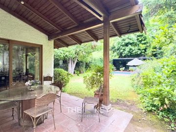 Casa en venta de 3 dorm. en Lo Barnechea