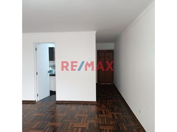 ¡Vive cerca de todo! Este cómodo y bien distribuido departamento remodelado de 102.64 m² se encuentra en una ubicación estratégica: 
A unas cuadras d