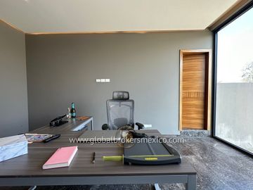Lujosa Casa en Venta en Santa Sofia Country Club, El Arenal, Jalisco
