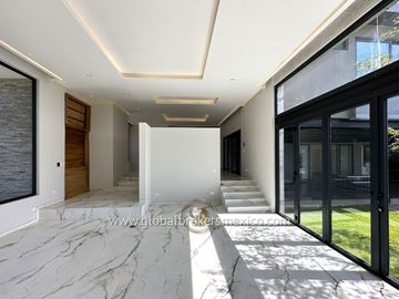 Lujosa Casa en Venta en Santa Sofia Country Club, El Arenal, Jalisco
