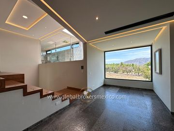 Lujosa Casa en Venta en Santa Sofia Country Club, El Arenal, Jalisco