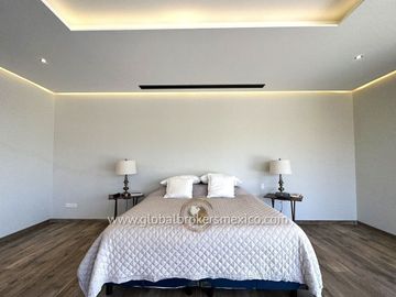 Lujosa Casa en Venta en Santa Sofia Country Club, El Arenal, Jalisco