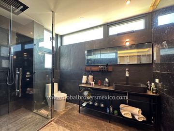 Lujosa Casa en Venta en Santa Sofia Country Club, El Arenal, Jalisco