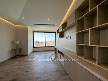 Lujosa Casa en Venta en Santa Sofia Country Club, El Arenal, Jalisco