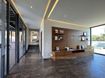 Lujosa Casa en Venta en Santa Sofia Country Club, El Arenal, Jalisco