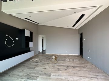 Lujosa Casa en Venta en Santa Sofia Country Club, El Arenal, Jalisco