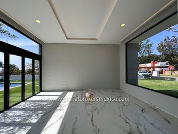 Lujosa Casa en Venta en Santa Sofia Country Club, El Arenal, Jalisco
