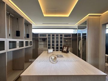 Lujosa Casa en Venta en Santa Sofia Country Club, El Arenal, Jalisco
