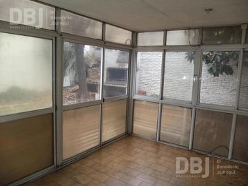 VENTA DE CASA 5 AMBIENTES EN LOMAS DEL MIRADOR