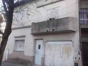 Casa PH en venta en Lanus Oeste
