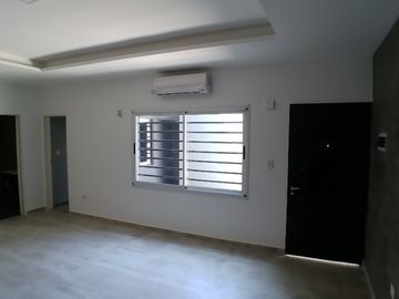 Departamento Tipo Casa en venta en Lanus Este