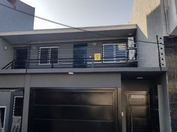 Departamento Tipo Casa en venta en Lanus Este